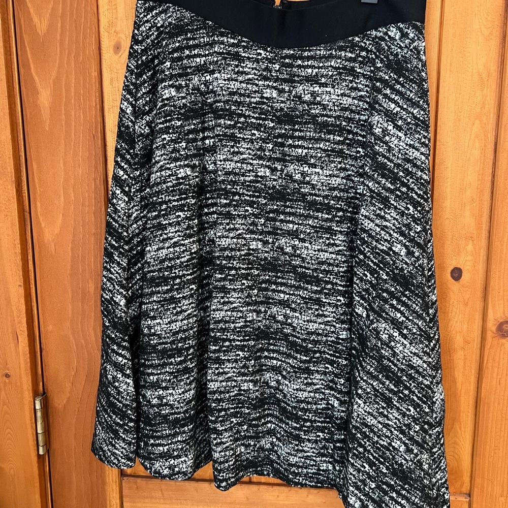 Banana Republic skirt. Size 8.